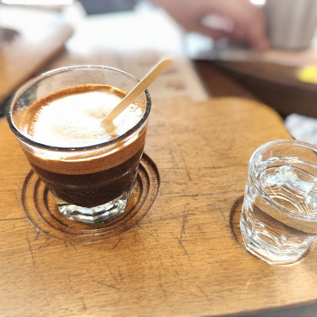 Turkish-German Bookstore and Cafe thumb 2